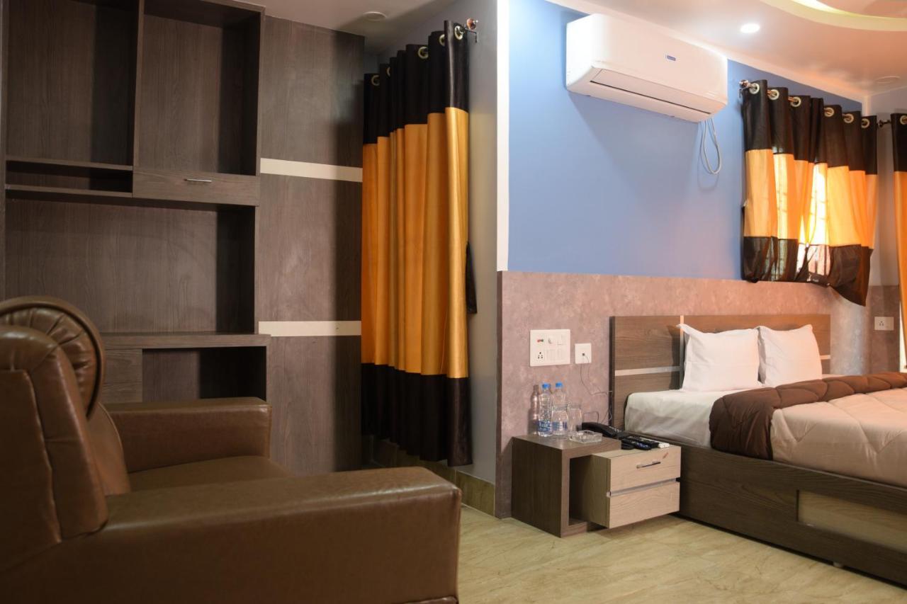 Baharampur Hotel Nandini المظهر الخارجي الصورة